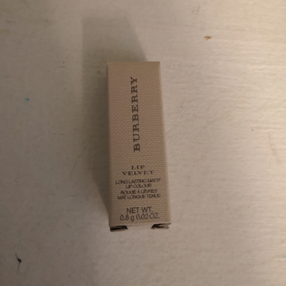 Burberry Lip Velvet in Military Red Mini size - Picture 2 of 3